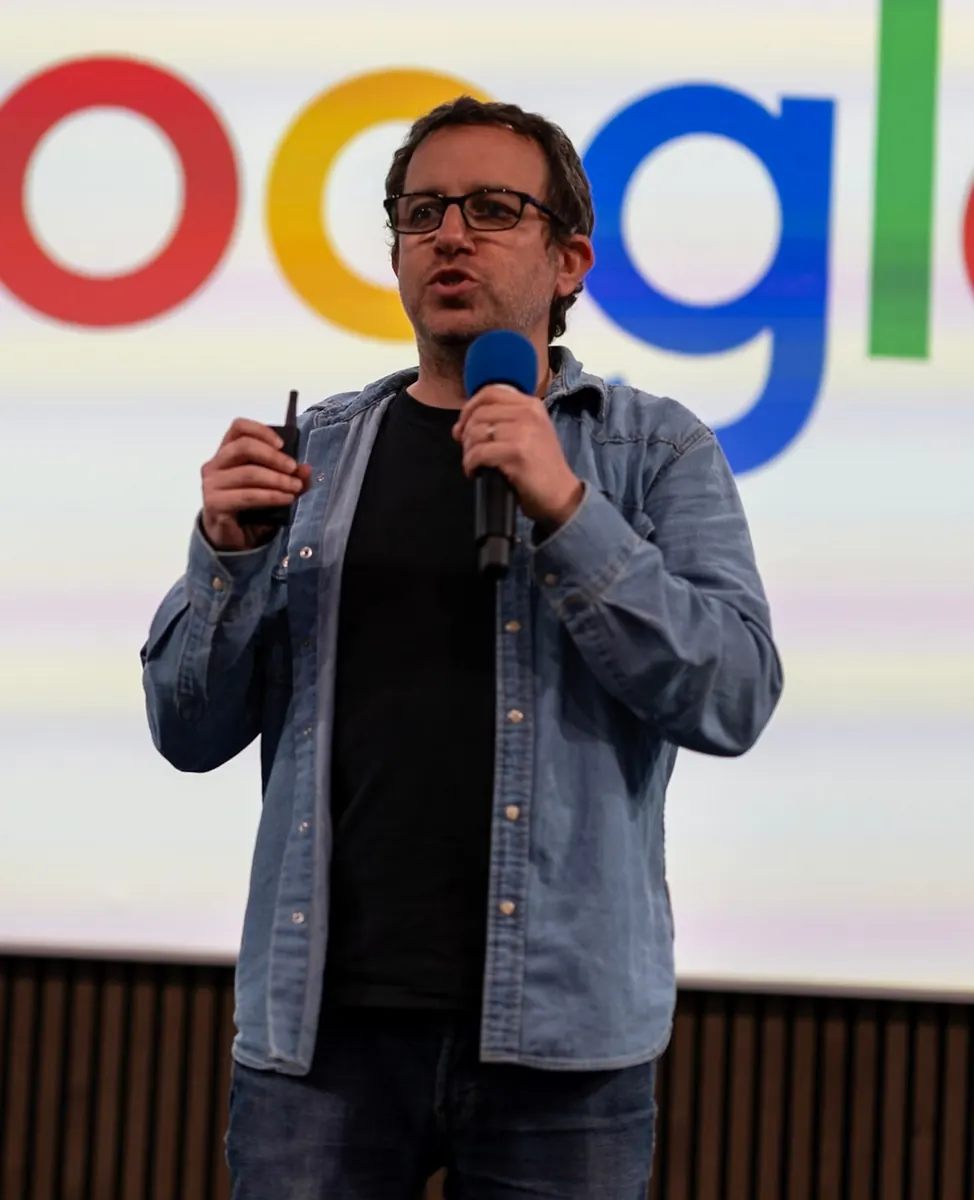 Nicolás Loeff presenting Zapia at a Google event