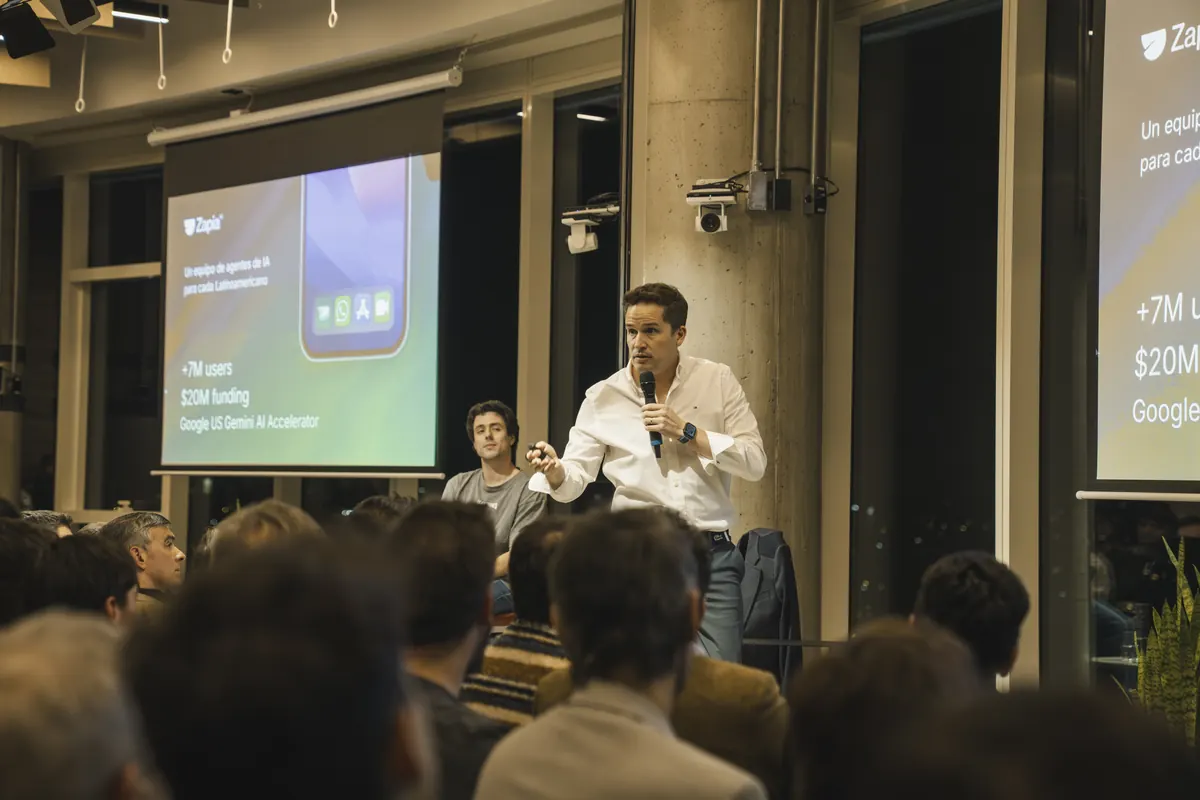Juan Olloniego speaking to the audience